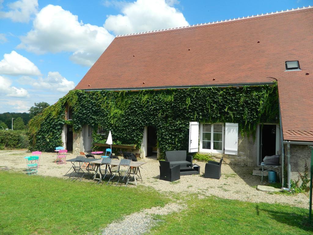 Meubles De Tourisme La Reserve Saint-Pierre-les-Bois Exteriör bild