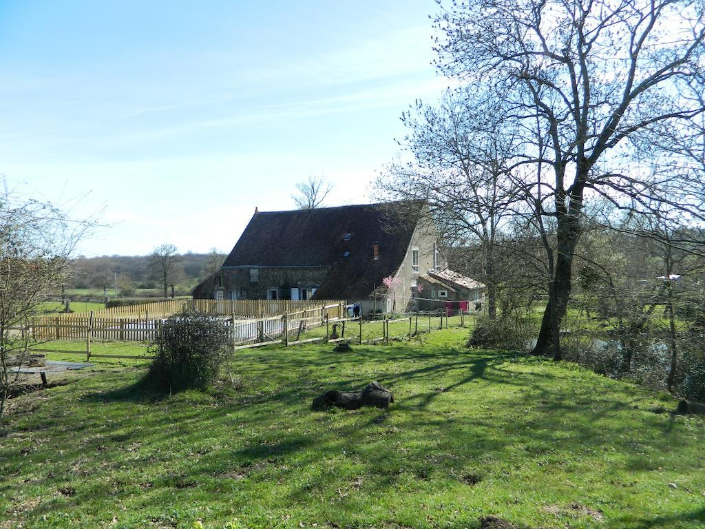 Meubles De Tourisme La Reserve Saint-Pierre-les-Bois Exteriör bild